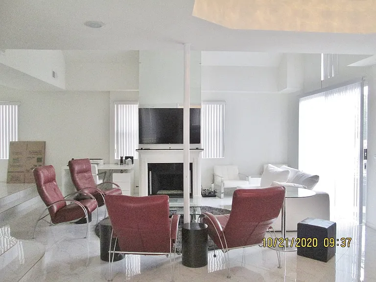 Lido Apartments - 639 Huntley Dr — Photo 27