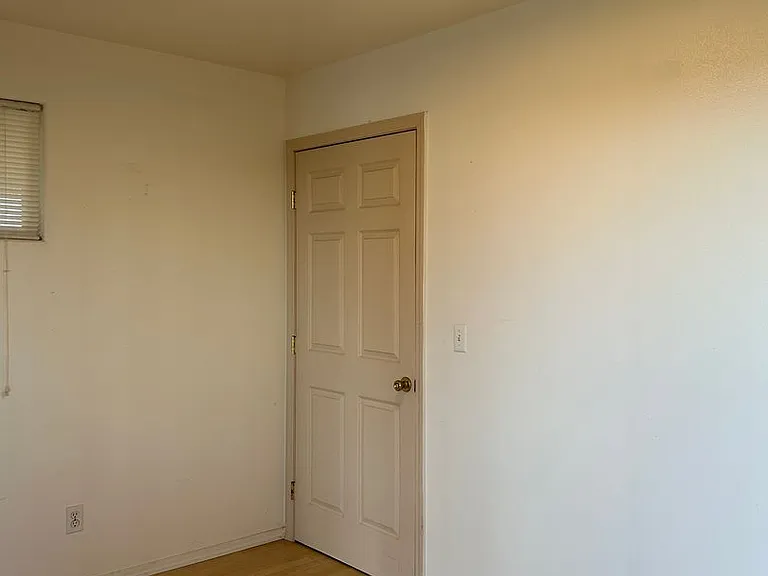 960 Wailupe Dr — Photo 2