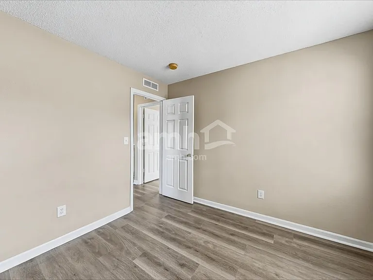 18987 Prairie Crossing Dr — Photo 16