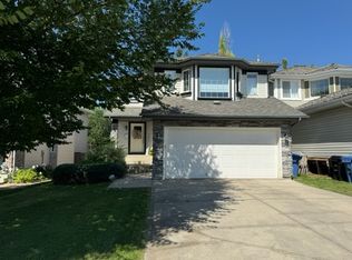 7 Spring Vw SW, Calgary, AB T3H3S7