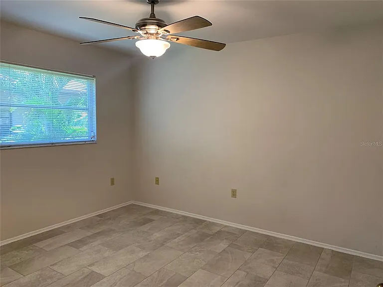 2193 Cork Oak St E — Photo 25