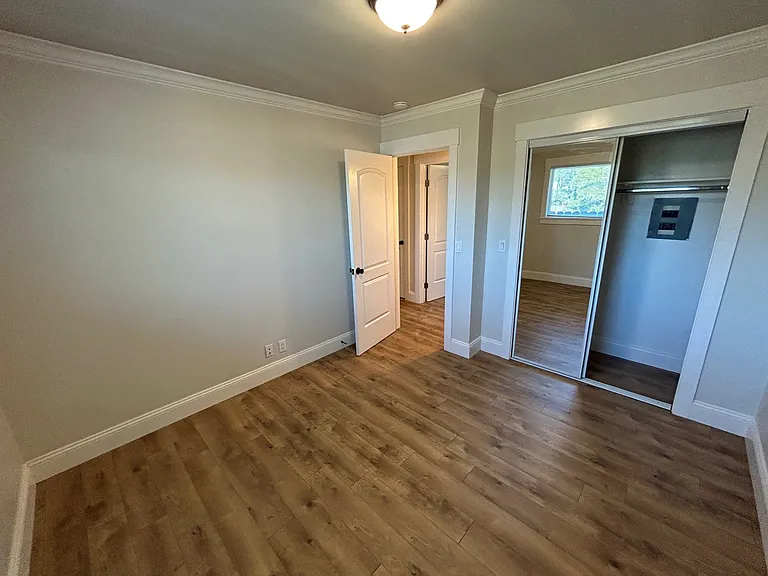 817 York St — Photo 8