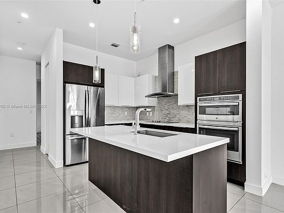 5th image of 10255 NW 63rd Ter #205