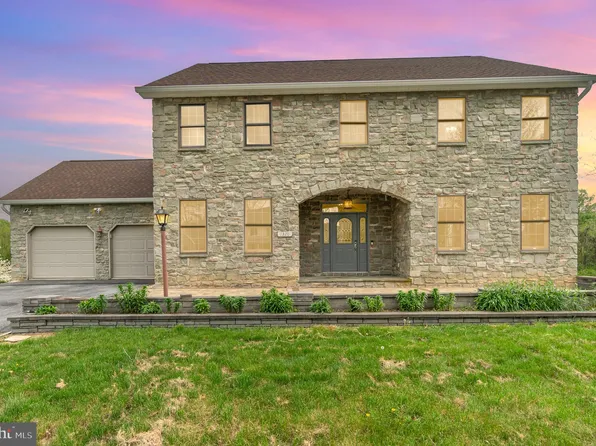 1320 Carriage House Rd, Middletown, PA 17057