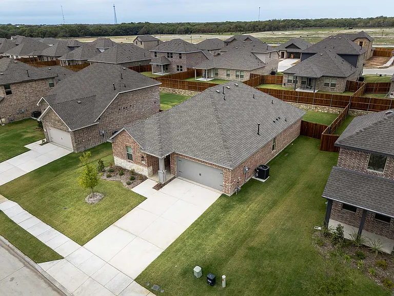 528 Brook View Dr — Photo 3