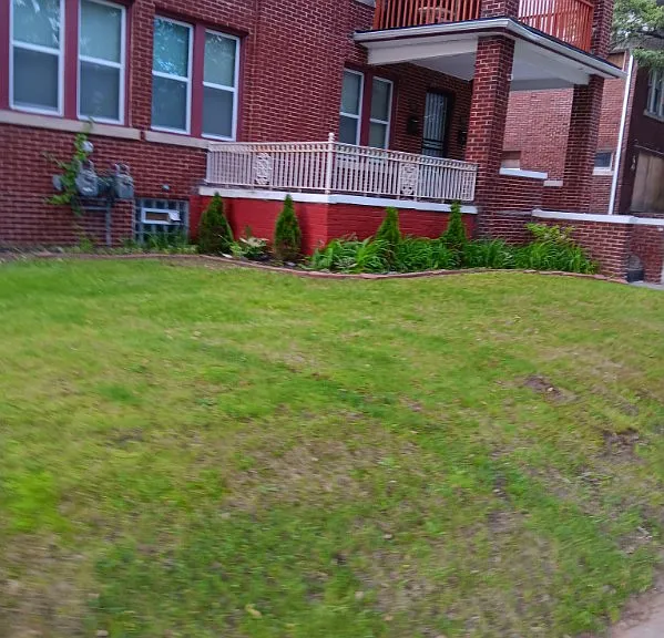 574 W Golden Gate — Photo 4