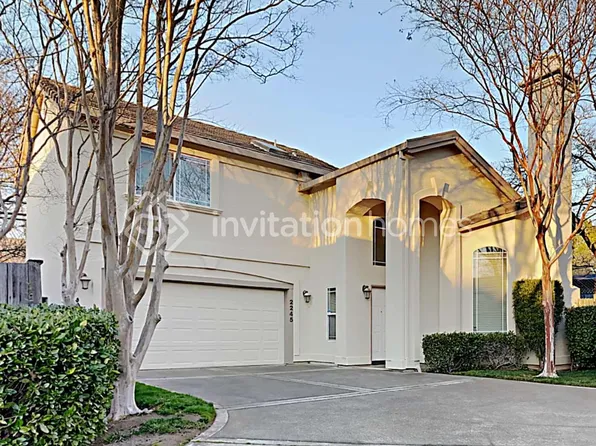 2245 Fallwater Ln, Carmichael, CA 95608