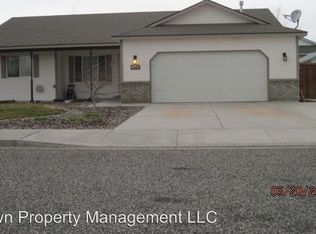 112 S Young Pl, Kennewick, WA 99336
