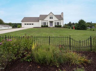 1743 Rector Ave NE, Rockford, MI 49341