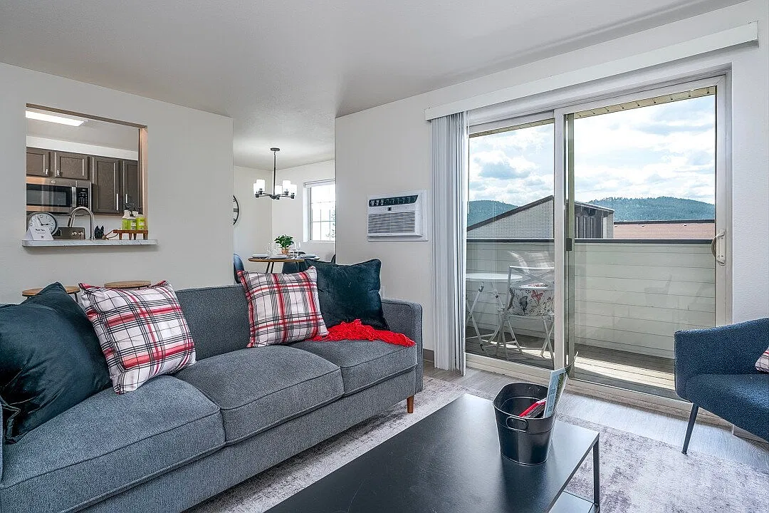 2 bed, 1.0 bath, $1,775 — Photo 4