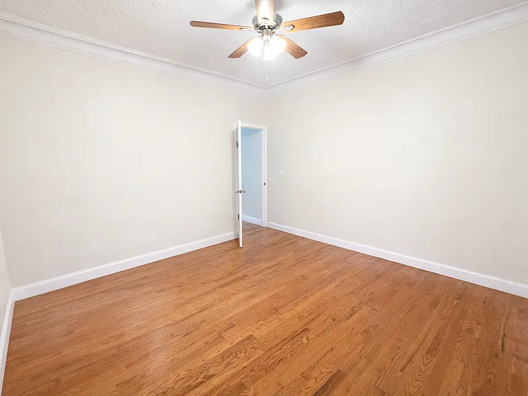 22 Chestnut St #1 — Photo 2