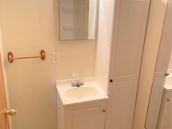 5th image of 405 3rd Ave SE #2