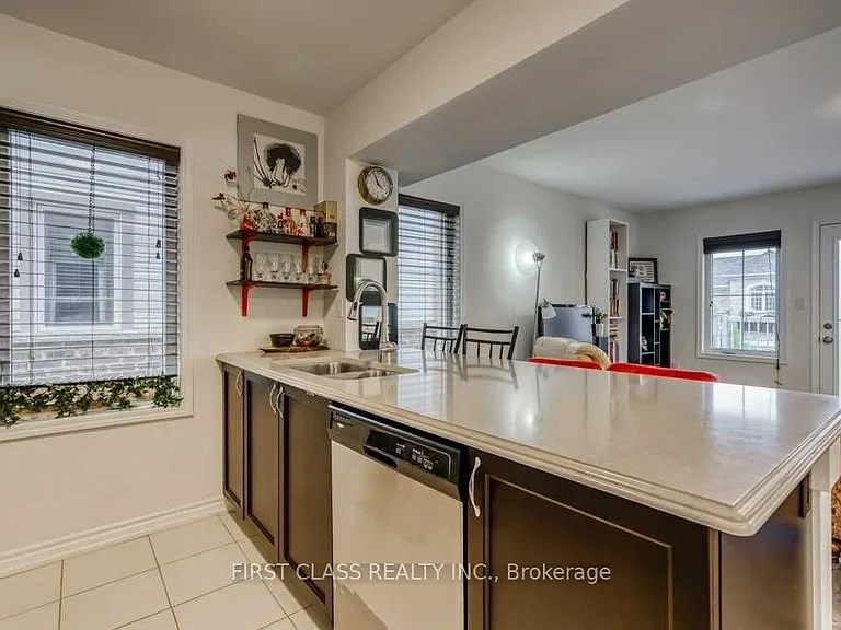 629 Laking Ter — Photo 17