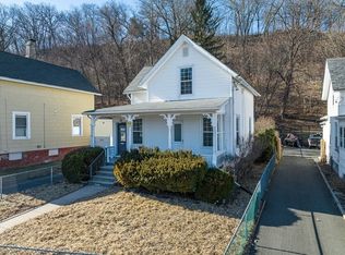 29 Temple St, Holyoke, MA 01040