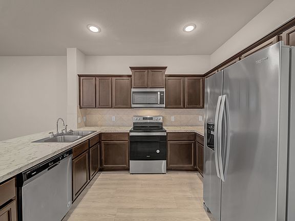 3rd image of 3528 Cricket Dr