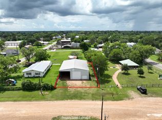 435 Cedar St, New Ulm, TX 78950