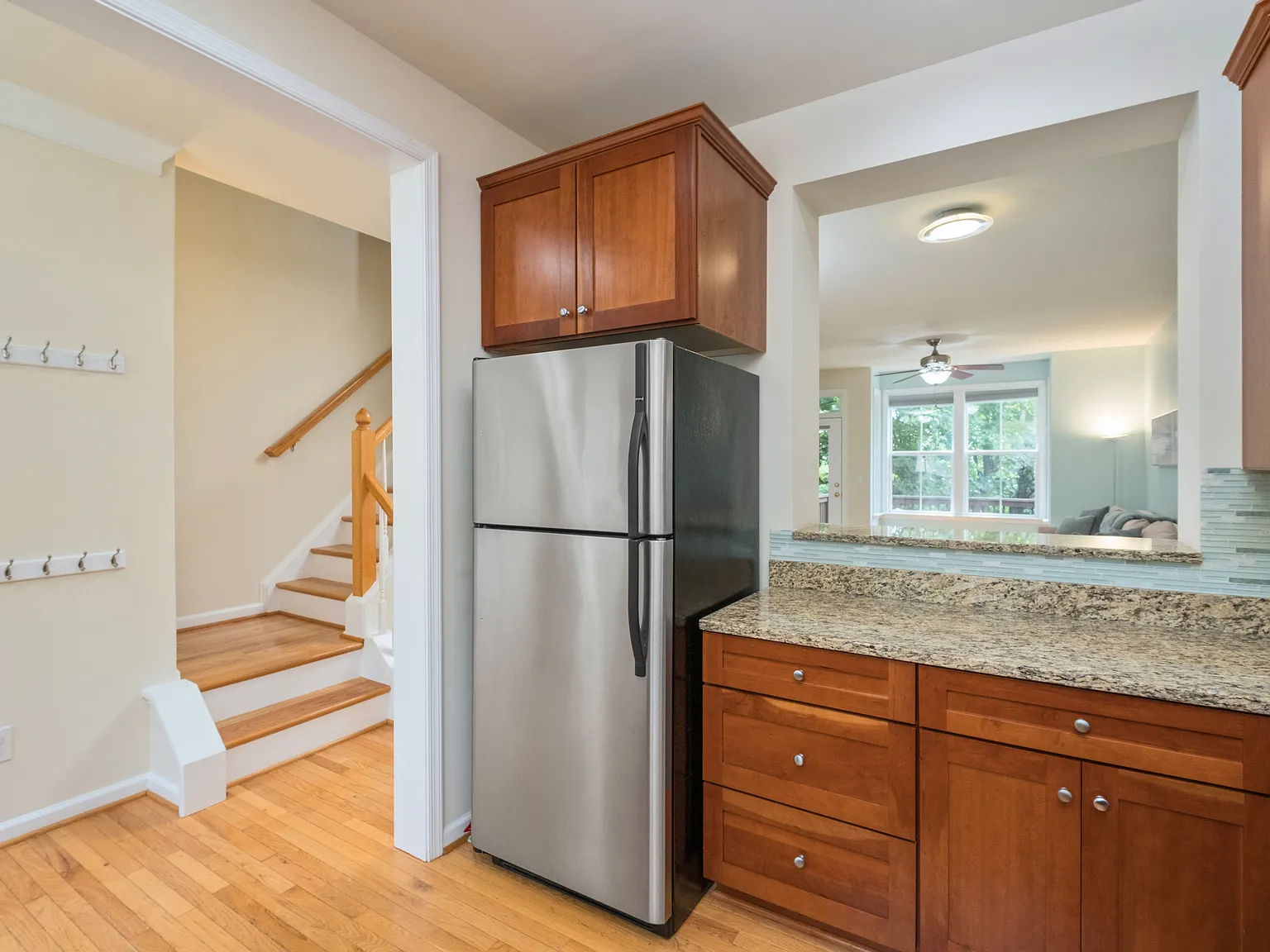 100 Melbourne Park Cir — Photo 4