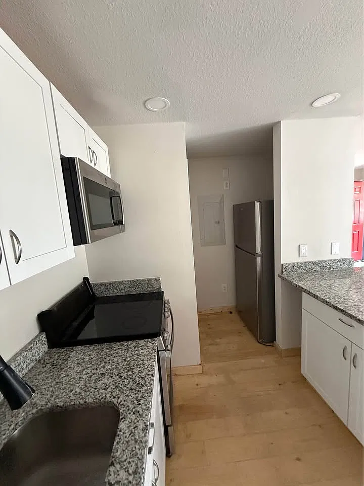 2 bed, 720 sqft, $1,400 — Photo 4