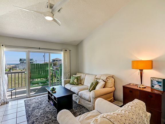 5th image of 828A Tarpon Ave