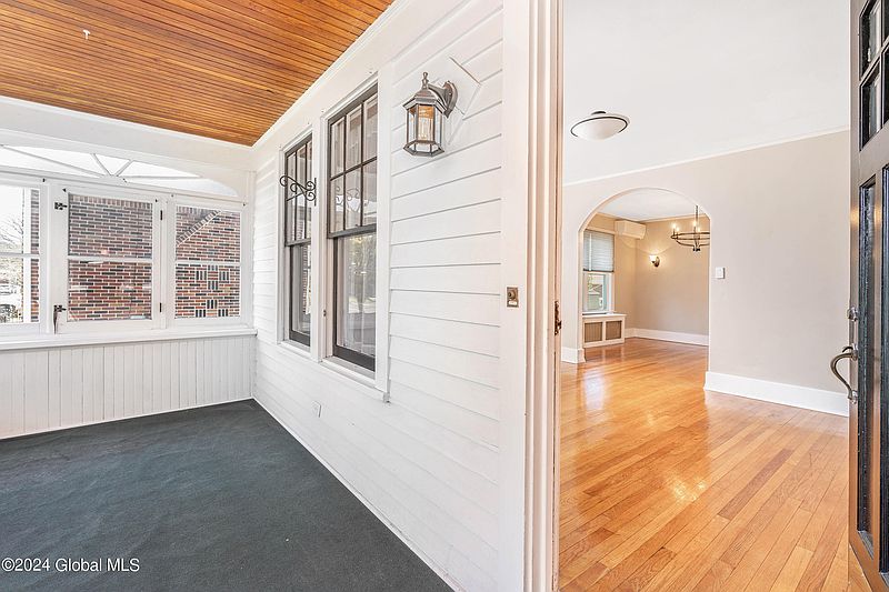 5th image of 26 Marwill Street