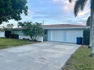 2346 Sunnyside Ln, Sarasota, FL 34239