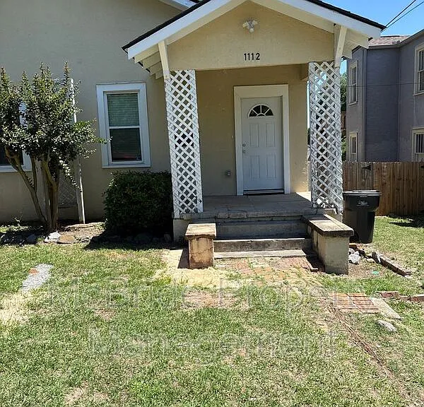 1112 Troupe St — Photo 1