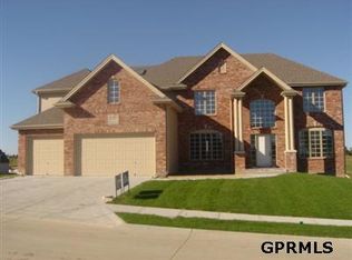 19308 Woolworth St, Omaha, NE 68130
