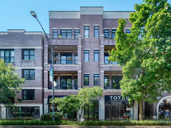 2211 W Roscoe St APT 4W, Chicago, IL 60618