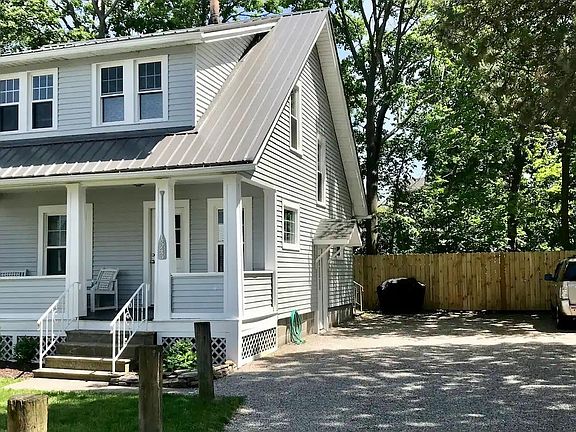 2nd image of 1343 W 2nd St