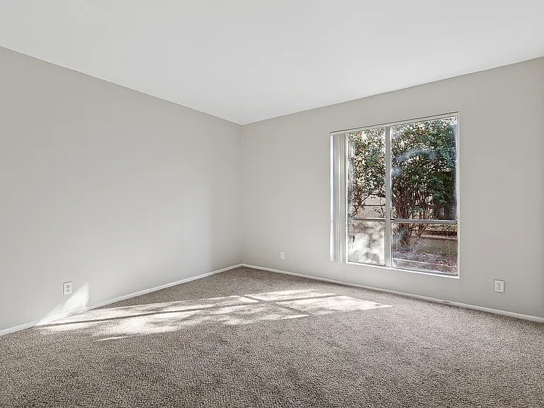 Bridge Lane Apartment Homes — Photo 11