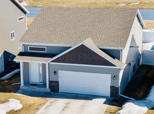 6036 58th St S, Fargo, ND 58104