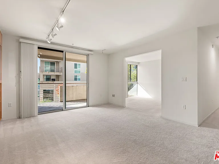 267 S San Pedro St #213 — Photo 17
