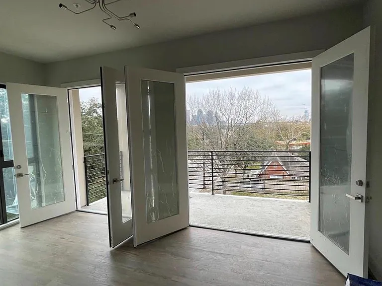 2727 Houston Ave #205 — Photo 15