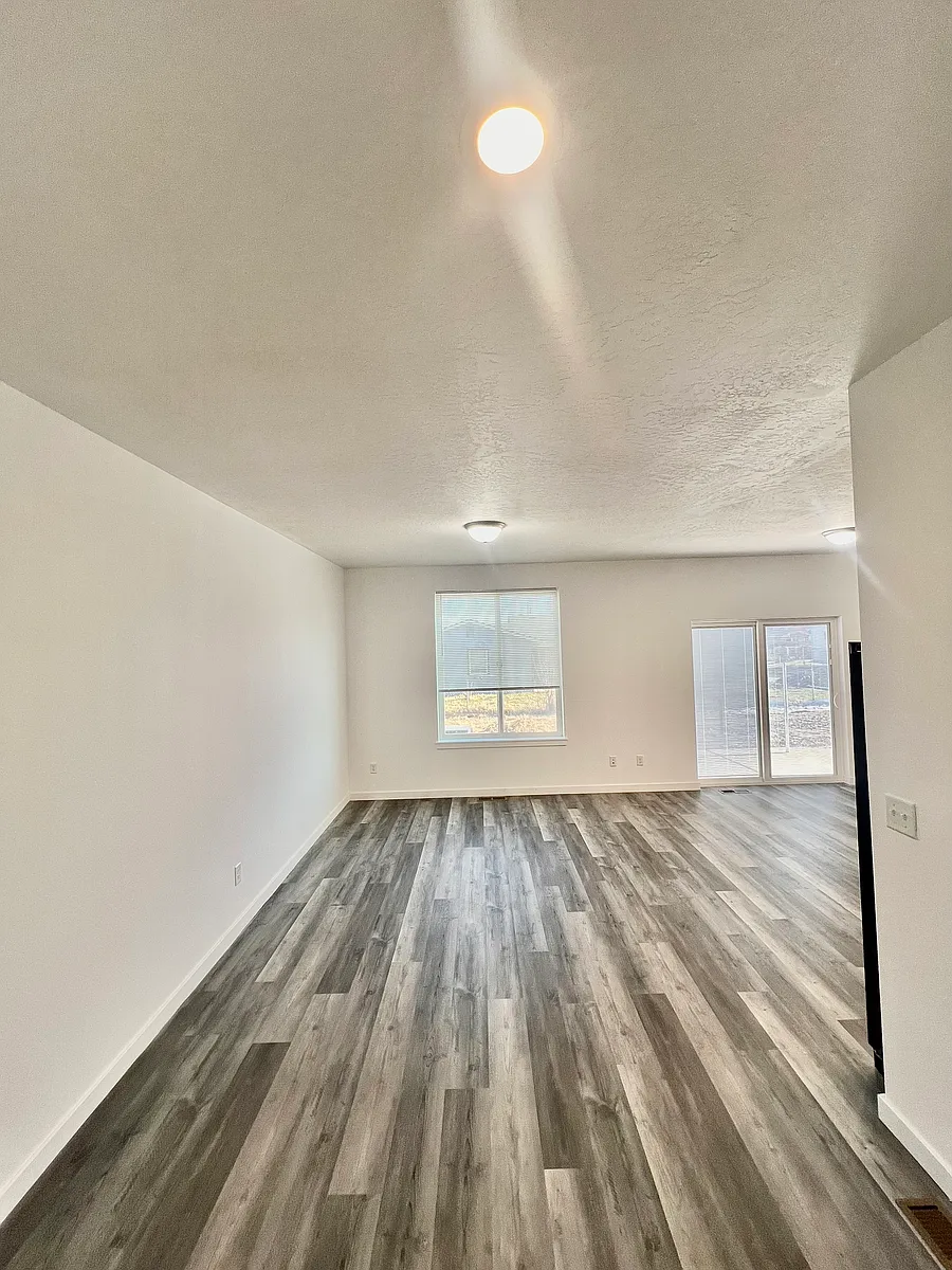 Building Photo - 1913 S Rainier Pl #110