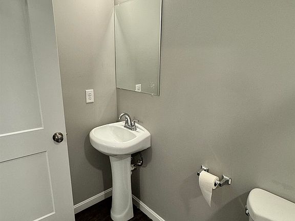 5th image of 10 Monarch Way #102