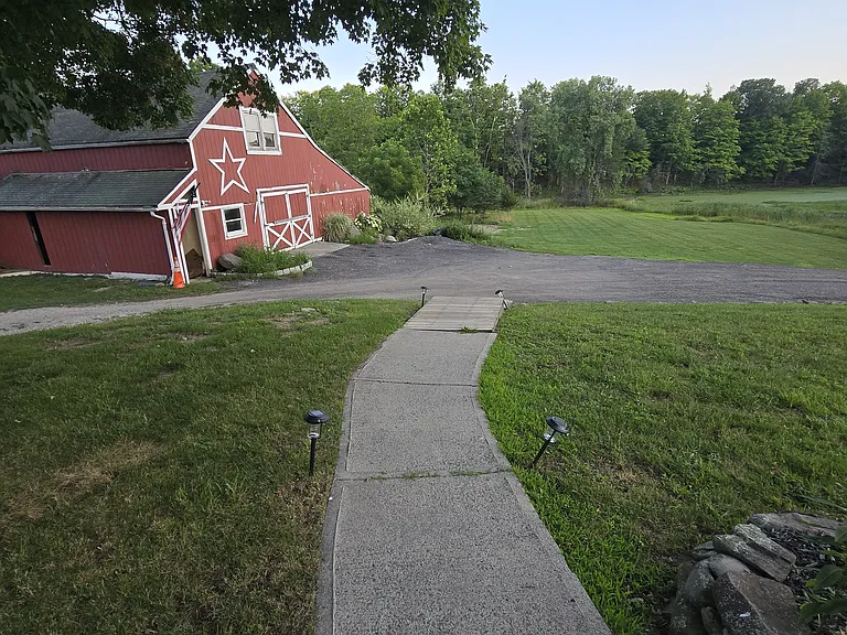 270 Station Rd — Photo 18