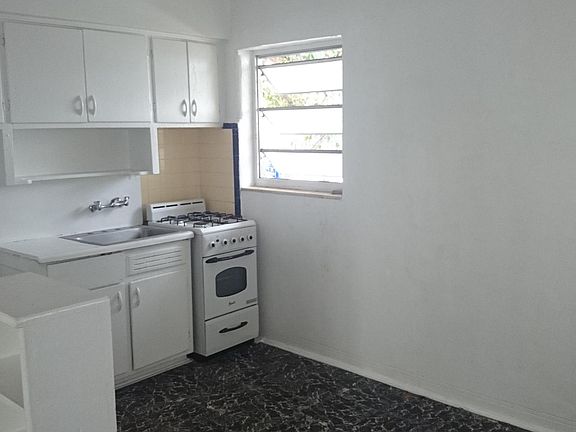 5th image of 831 Meridian Ave #6