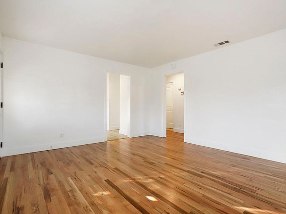 4th image of 1423 Holly Dr