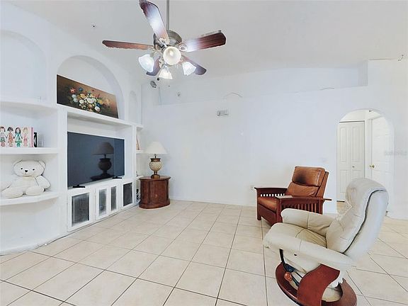 5th image of 185 WINDING COVE AVENUE