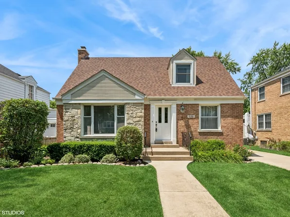530 S Vail Ave, Arlington Heights, IL 60005