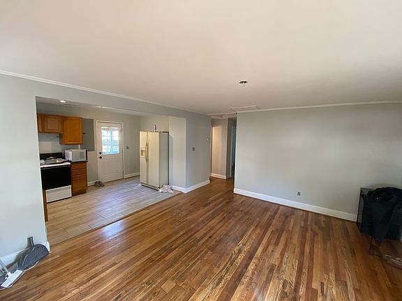 5th image of 5208 Sheridan Ln