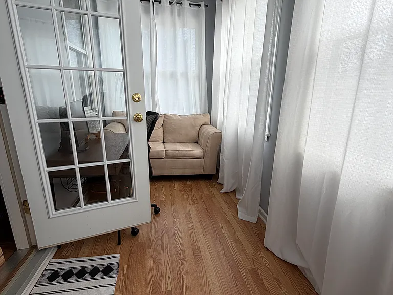1215 Clinton St #2 — Photo 2