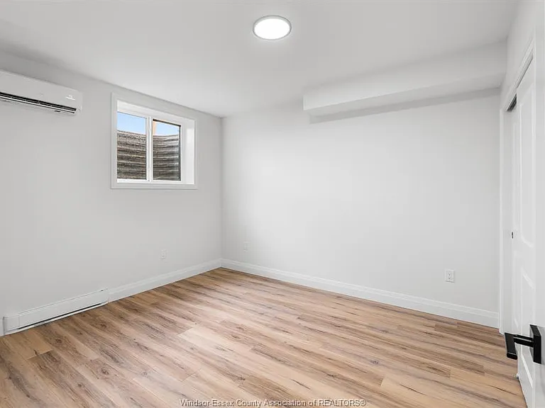 154 McLellan Ave #B — Photo 15