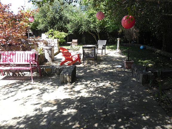 Flagstone patio