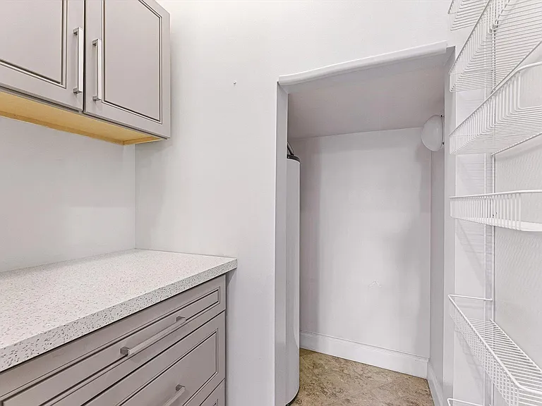 6884 Julia Gardens Dr — Photo 18
