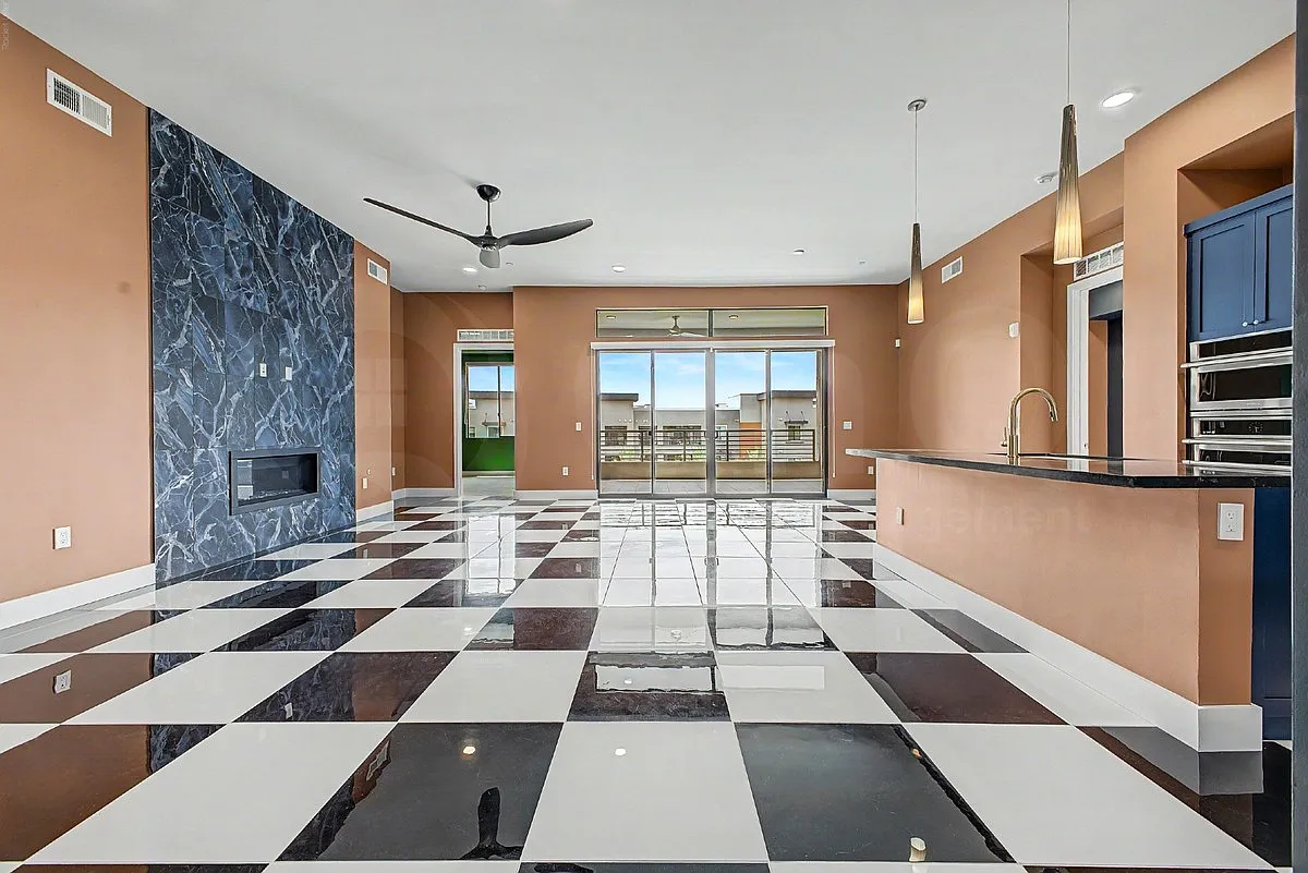 2 bed, 2.5 bath, 1781 sqft, $5,500 — Photo 4
