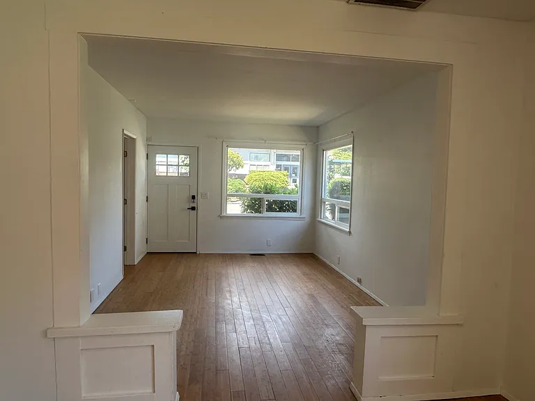 909 S 5th St — Photo 4