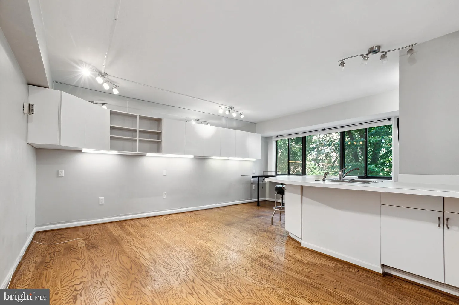 3701 Connecticut Ave NW APT 206 photo 1