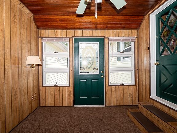 4th image of 16 Fairlawn St