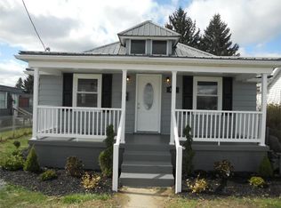 120 Smithfield St, Belle Vernon, PA